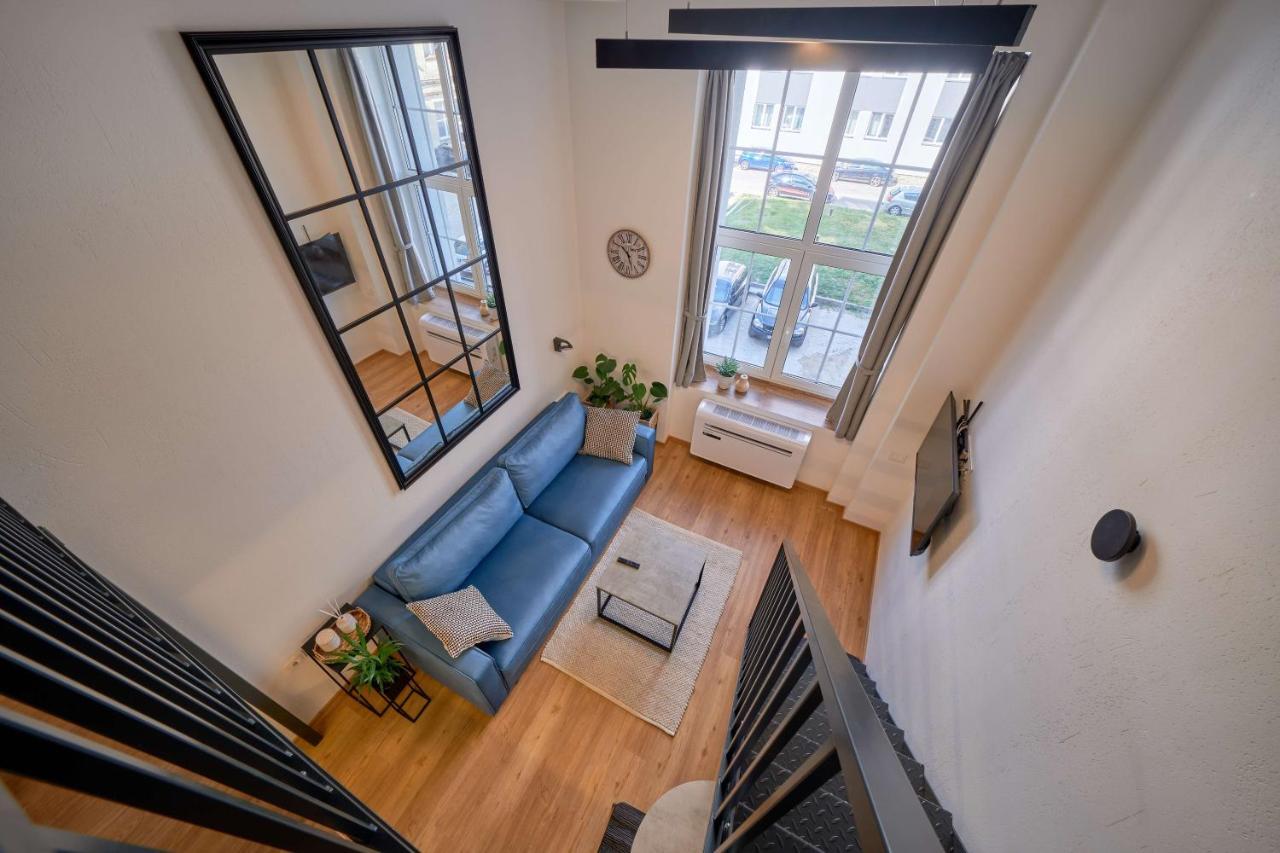 Queen Barbora Central Lofts Каунас Экстерьер фото