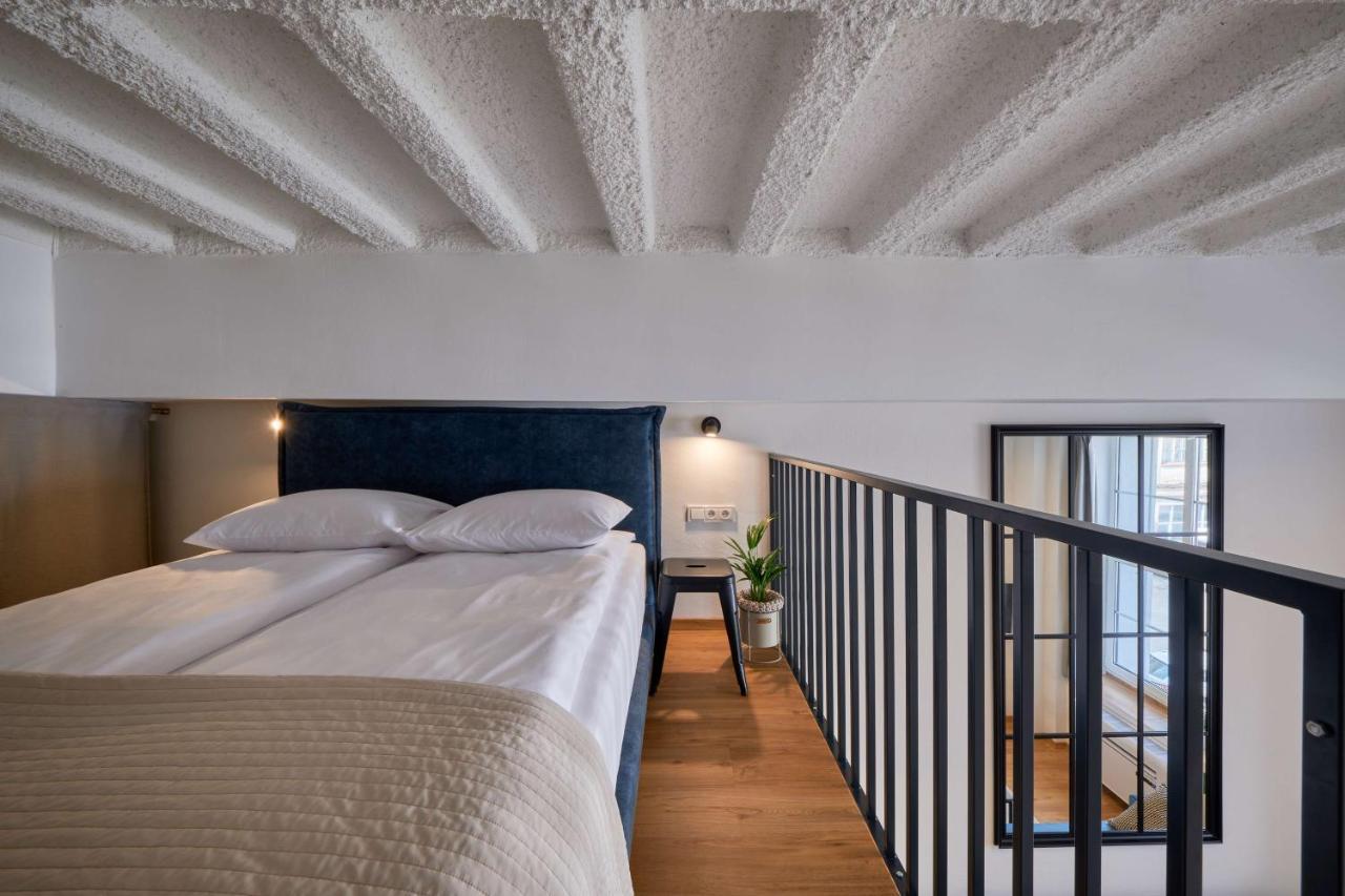 Queen Barbora Central Lofts Каунас Экстерьер фото