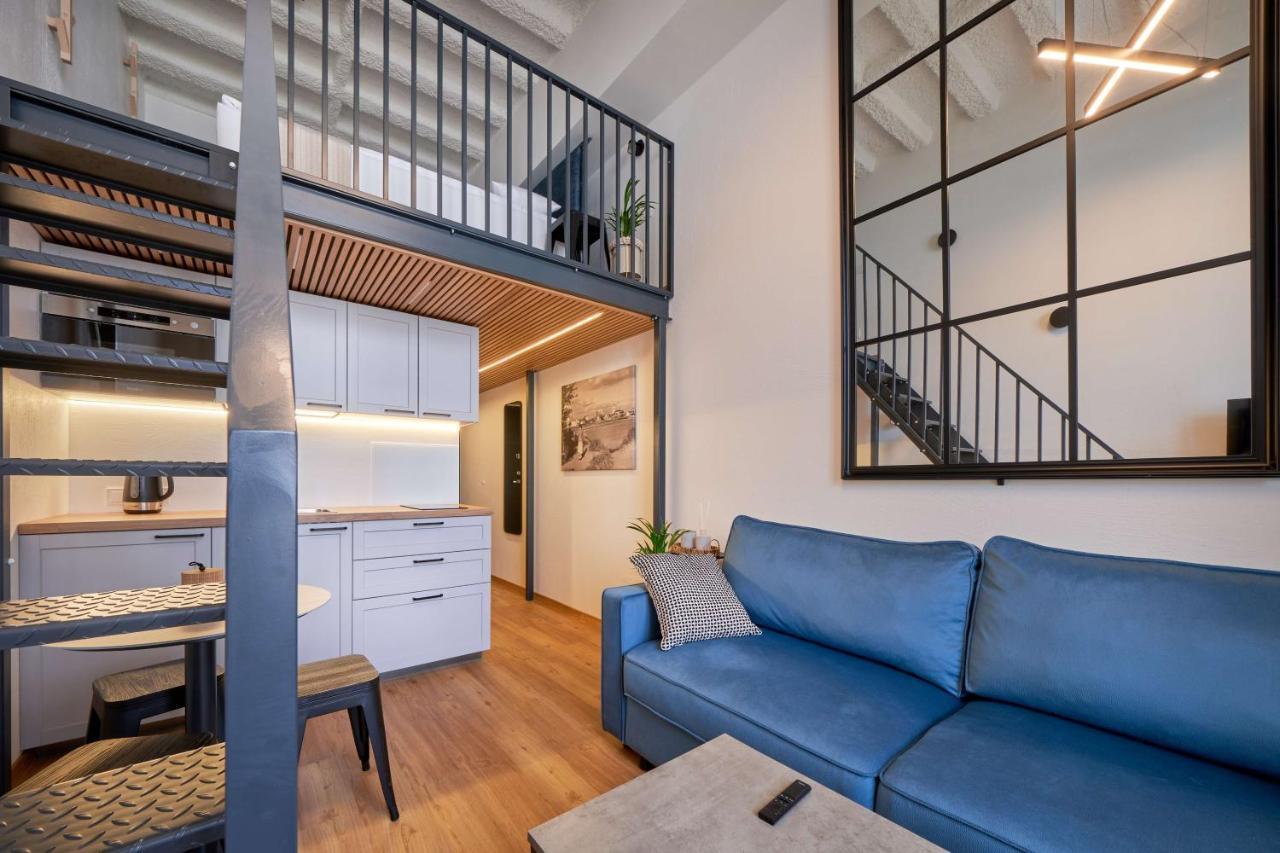 Queen Barbora Central Lofts Каунас Экстерьер фото