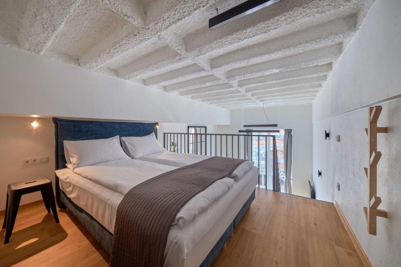 Queen Barbora Central Lofts Каунас Экстерьер фото
