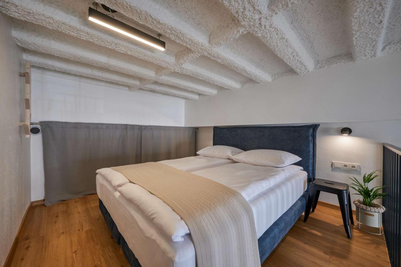 Queen Barbora Central Lofts Каунас Экстерьер фото