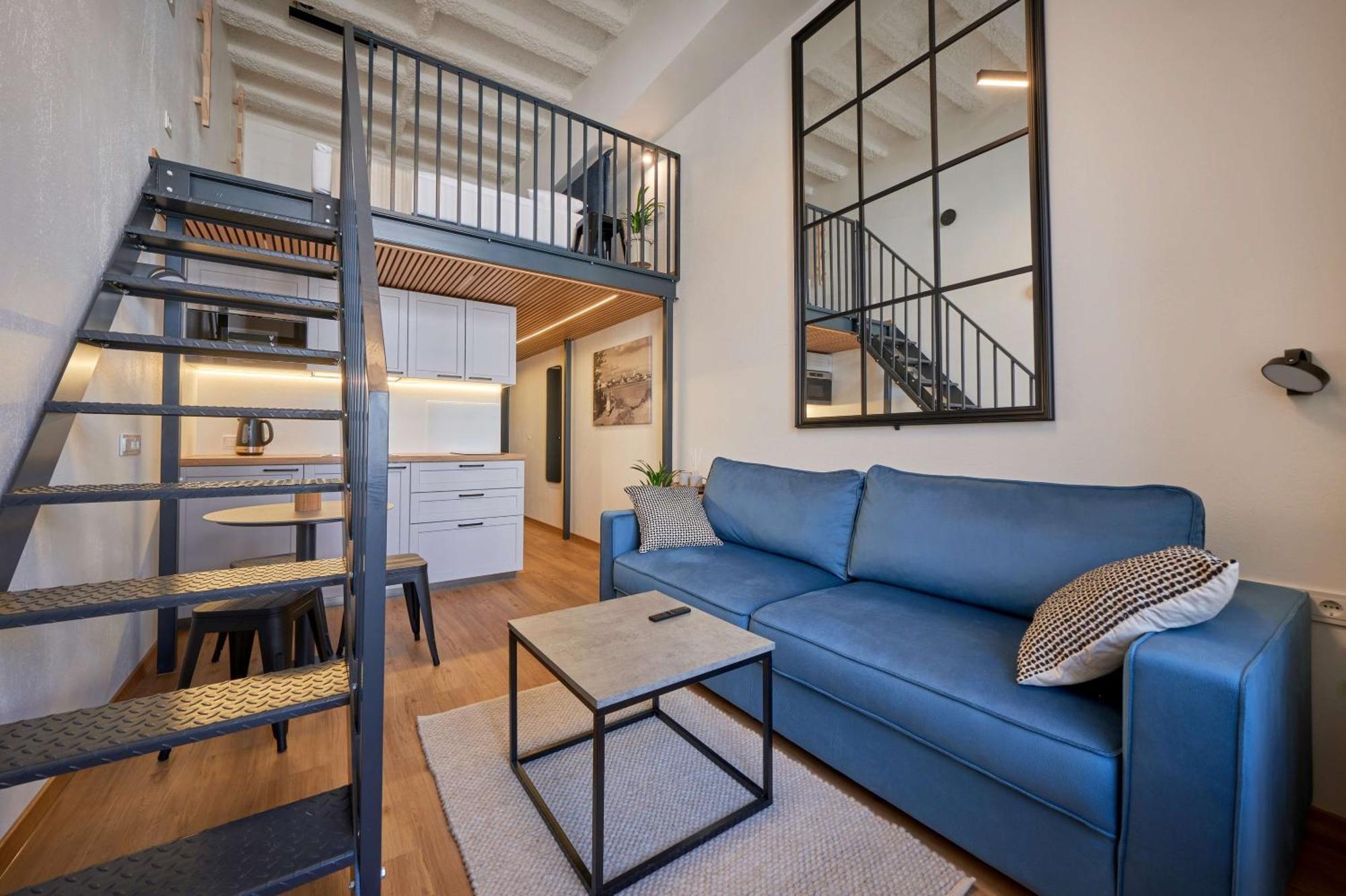 Queen Barbora Central Lofts Каунас Экстерьер фото