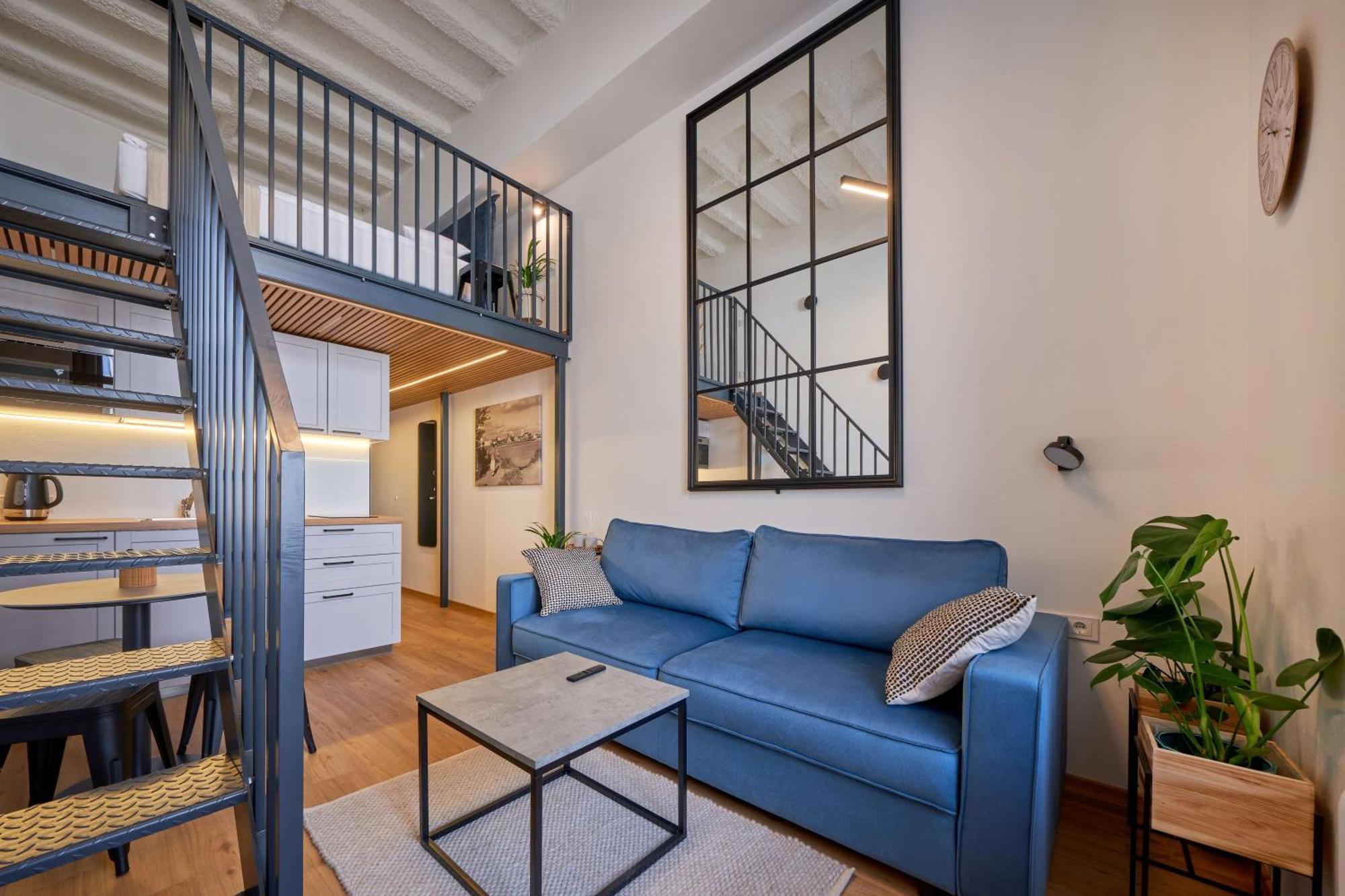 Queen Barbora Central Lofts Каунас Экстерьер фото